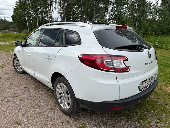 Renault Megane III 2 of 5