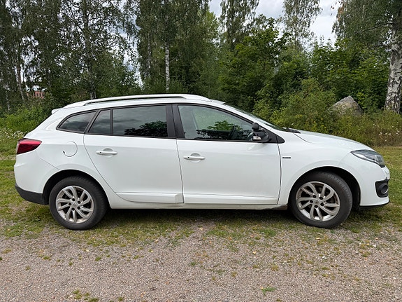 Renault Megane III 3 of 5