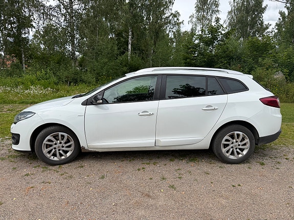 Renault Megane III 4 of 5