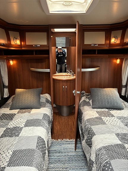 Hobby 560 WLU PRESTIGE Longbed 2011 3 of 24