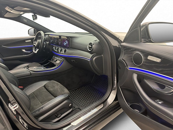 Mercedes-Benz E300 11 of 30