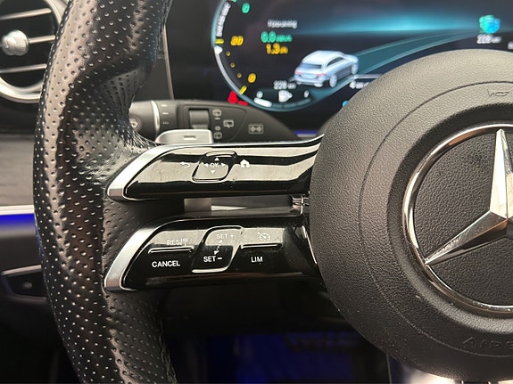 Mercedes-Benz E300 13 of 30