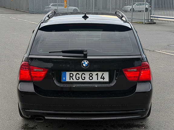 BMW 318d 4 of 5