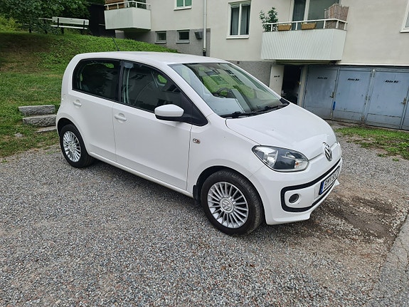 Volkswagen UP! 3 of 5