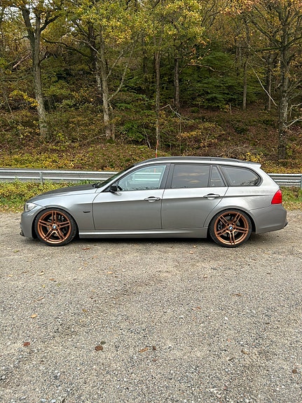 BMW 335d 3 of 5