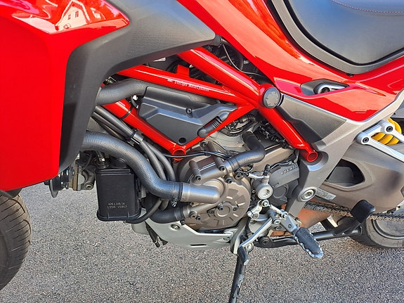 Ducati Multistrada 1200S 3 of 6