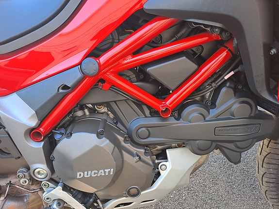 Ducati Multistrada 1200S 4 of 6