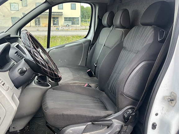 Opel Vivaro 10 of 10