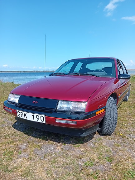 Chevrolet Corsica 3 of 5