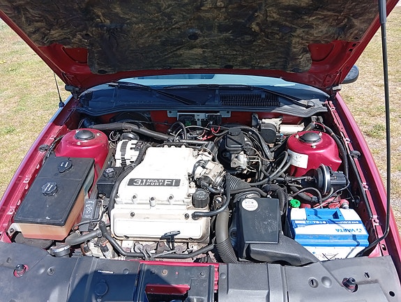 Chevrolet Corsica 2 of 5