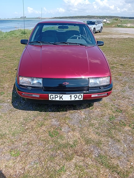 Chevrolet Corsica 4 of 5
