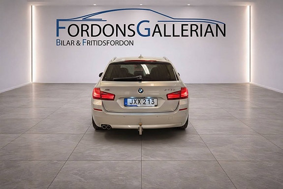 BMW 530d 4 of 5