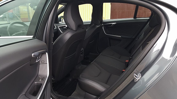 Volvo S60 11 of 27