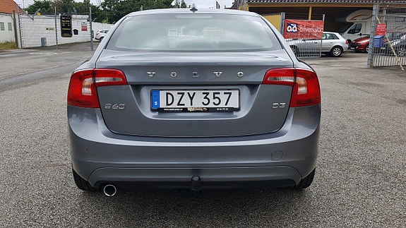 Volvo S60 13 of 27