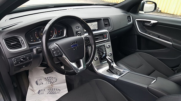 Volvo S60 14 of 27