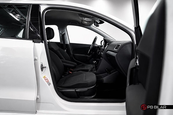 Volkswagen Polo 12 of 17