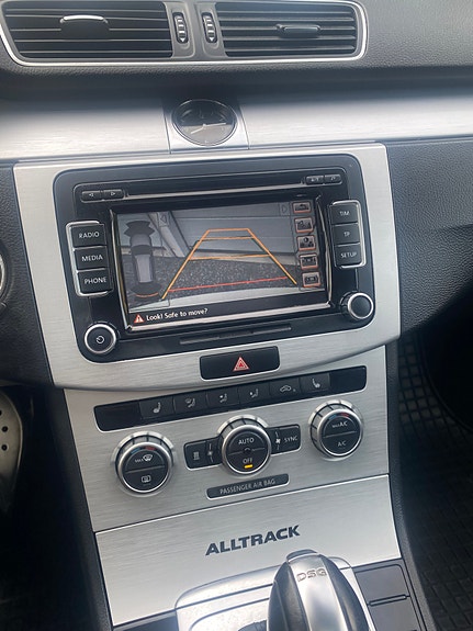 Volkswagen Passat Alltrack 9 of 11