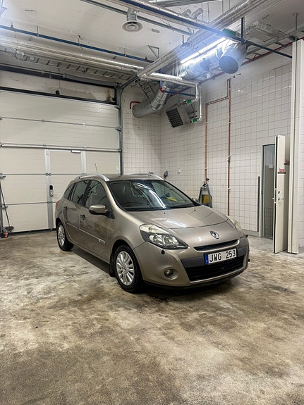 Renault Clio 2 of 4