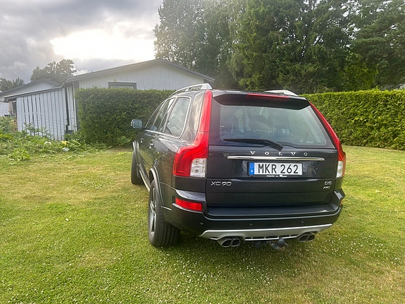 Volvo XC90 2 of 5
