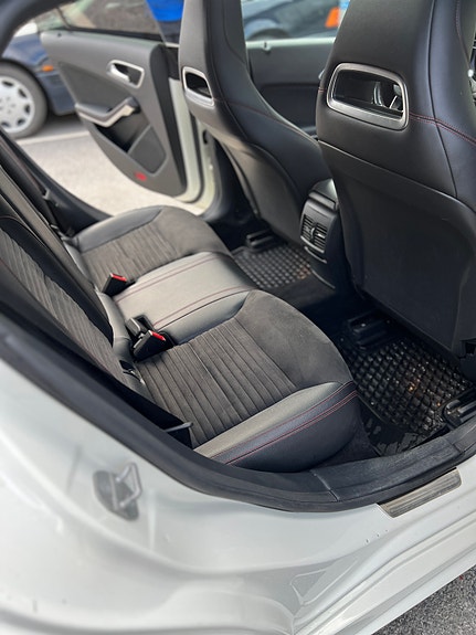 Mercedes-Benz CLA220 d 12 of 17