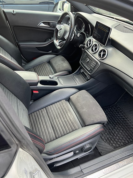 Mercedes-Benz CLA220 d 13 of 17