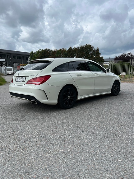 Mercedes-Benz CLA220 d 4 of 17