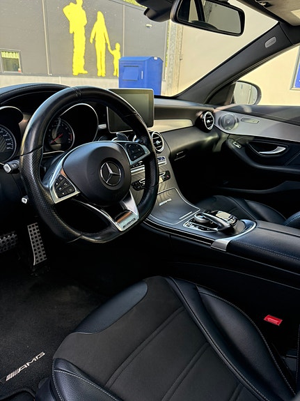 Mercedes-Benz C63 10 of 10