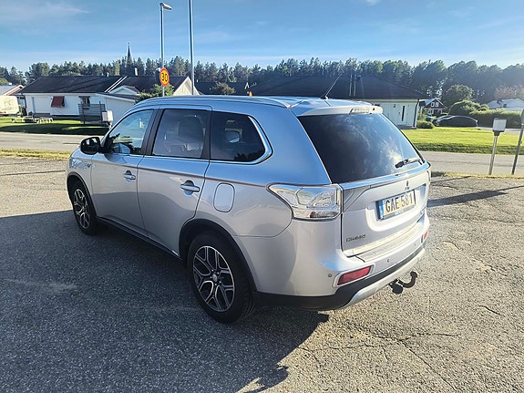 Mitsubishi Outlander 3 of 5