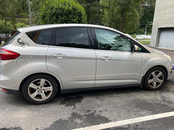 Ford C-Max 4 of 9