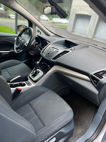 Ford C-Max 6 of 9