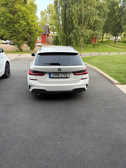 BMW 320d 4 of 4
