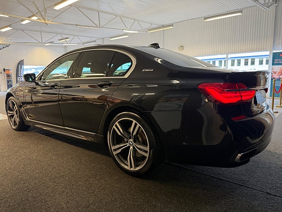 BMW 740E 2018 photo 3