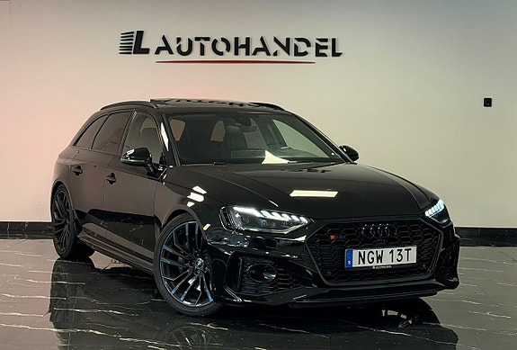 Audi RS4 3 of 30