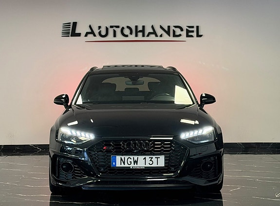 Audi RS4 2 of 30