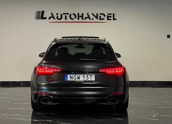 Audi RS4 5 of 5