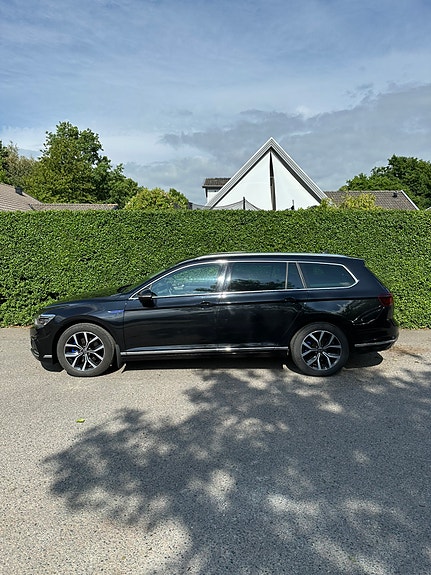 Volkswagen Passat 3 of 5
