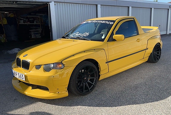 BMW 316Ti 3 of 5