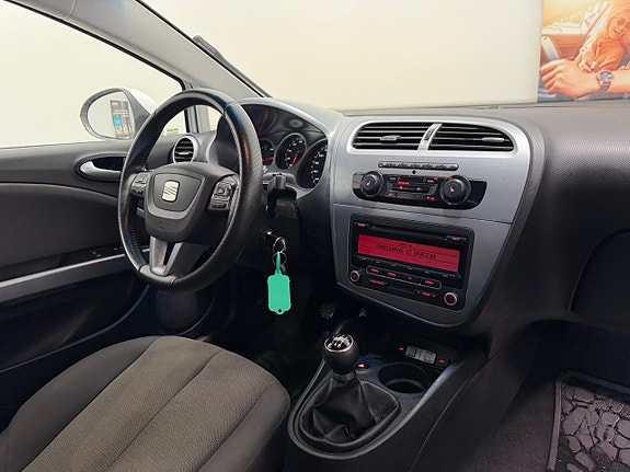 Seat Leon 2 of 5