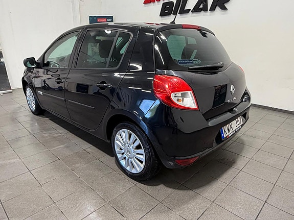 Renault Clio 10 of 14