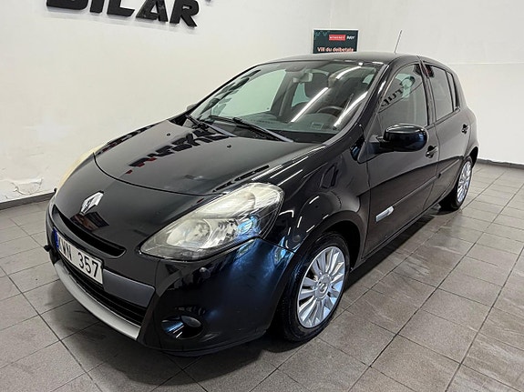 Renault Clio 11 of 14