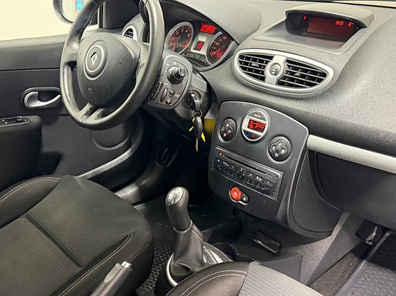 Renault Clio 2 of 5
