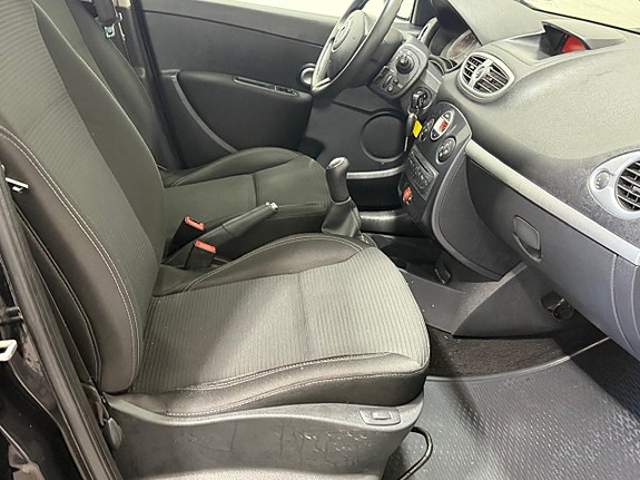 Renault Clio 9 of 14