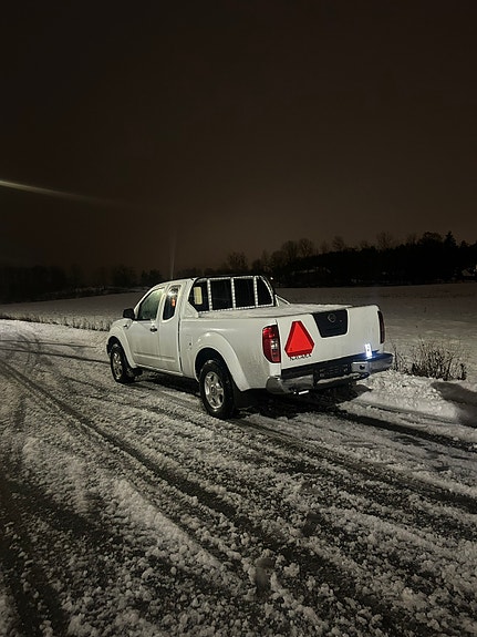 Nissan Navara 2 of 3