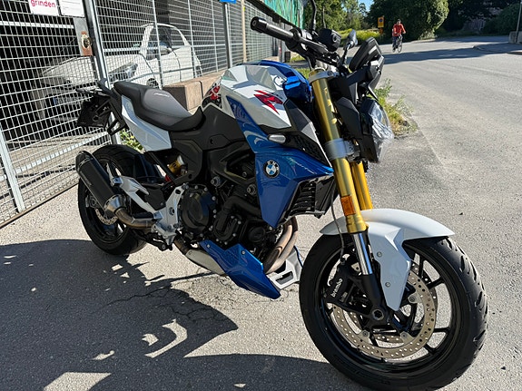 BMW F 900 R 2 of 4