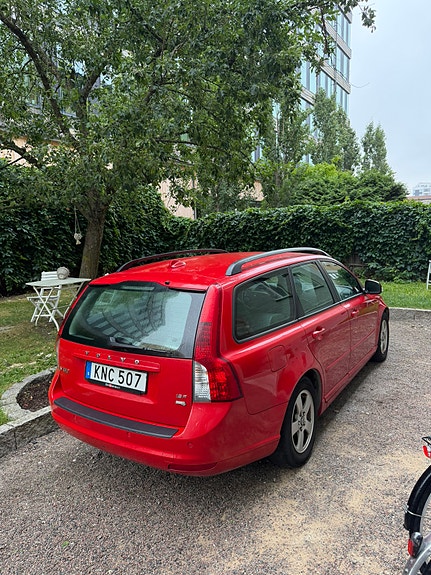 Volvo V50 4 of 5
