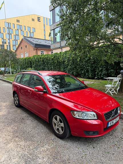 Volvo V50 3 of 5