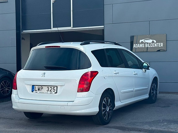 Peugeot 308 SW 4 of 5
