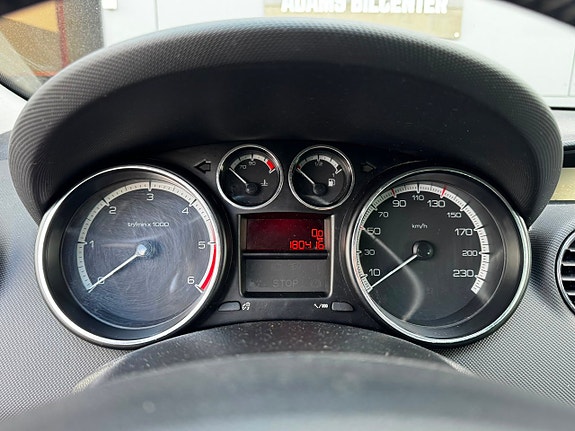 Peugeot 308 SW 13 of 15