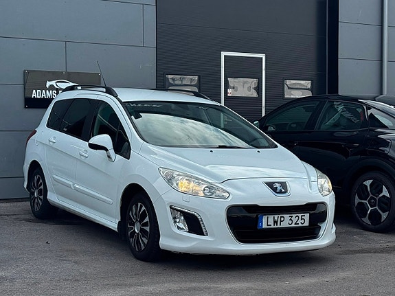 Peugeot 308 SW 3 of 5