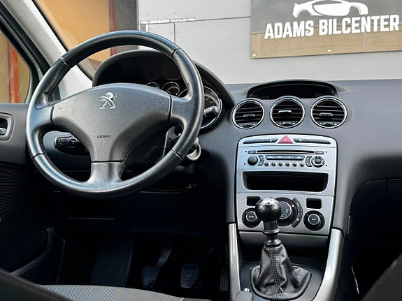 Peugeot 308 SW 9 of 15